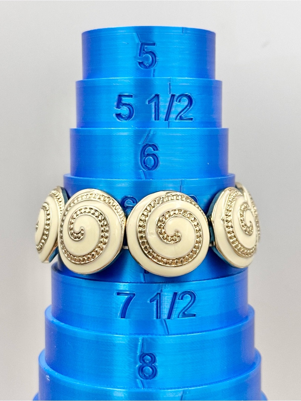 🌼 Cream Gold Tone Swirl Panel Stretch Bracelet - Picture 2 of 3